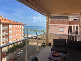 Penthouse  Carrer de josep pla. Ático con vistas al mar en calafell