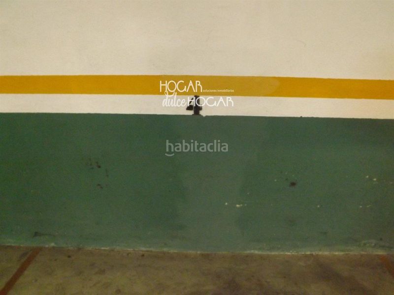 Foto 4e1723b6-5ac2-4593-88a2-da59a595b785. Aparcament cotxe a Calafell poble Calafell