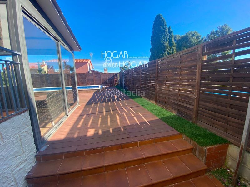 Foto 4c41d50b-b9cc-401b-a742-b1708f44b2f8. Xalet amb aparcament piscina a Cunit residencial Cunit