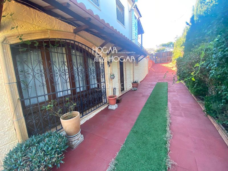Foto d4b02cd8-6ba4-4037-809a-ead7229c67a6. Xalet amb aparcament piscina a Cunit residencial Cunit