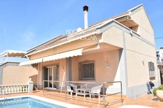 Chalet in Bellamar. Casa con piscina cinco habitaciones en bellamar calafell