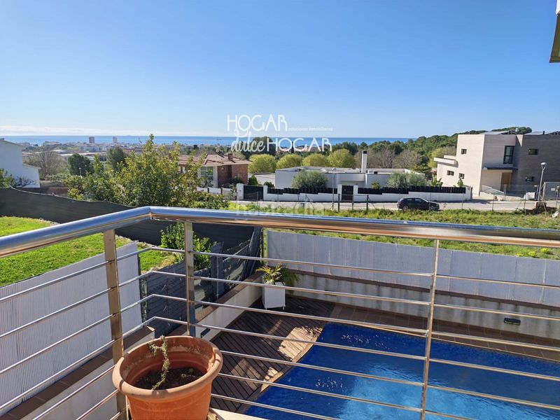 Foto 1056d507-d21d-4ffb-a612-f18e37f27fe0. Xalet amb calefacció aparcament piscina a Ciutat jardí Bonanova Calafell