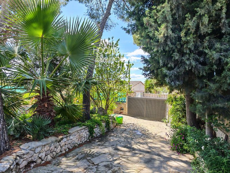 Foto 54eff030-5cad-4583-8992-a9c215f45f90. Chalet en Bellvei