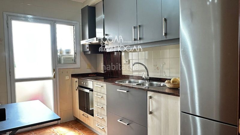 Foto b813e35b-7cfa-432f-8fb9-7dcbbd5e1353. Pis amb aparcament a Cunit residencial Cunit