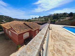 Xalet  Los jardines-els rosers. Chalet indpendiente con panor�micas vistas en urb. los jardines