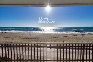 Pis  Llevant. Espectacular piso en primera línea de mar  playa del vendrell