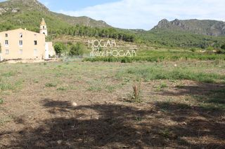 Finca rústica  Esglesia de l'. Gran parcela de 1.800m2 para 8 casas adosadas