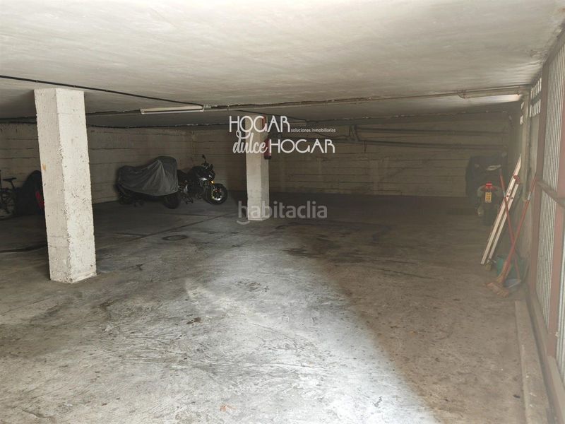 Foto d52dc324-16cb-4973-9b2c-f4935eb8ba7b. Aparcament cotxe a Calafell poble Calafell