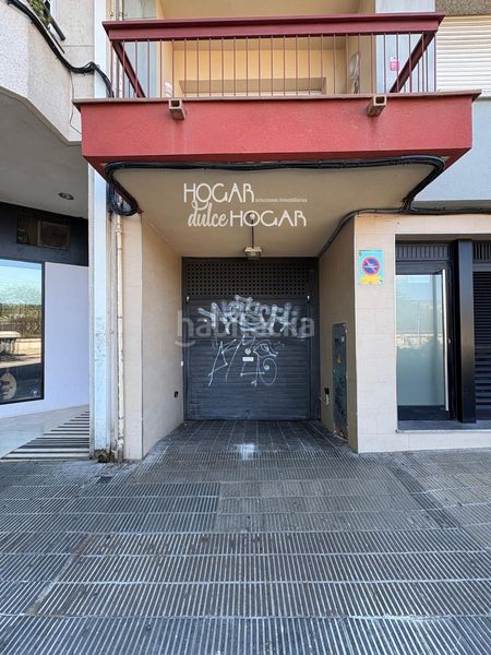 Foto dd11e863-d371-4125-9b75-069c3259bb8d. Aparcament cotxe a Calafell platja Calafell