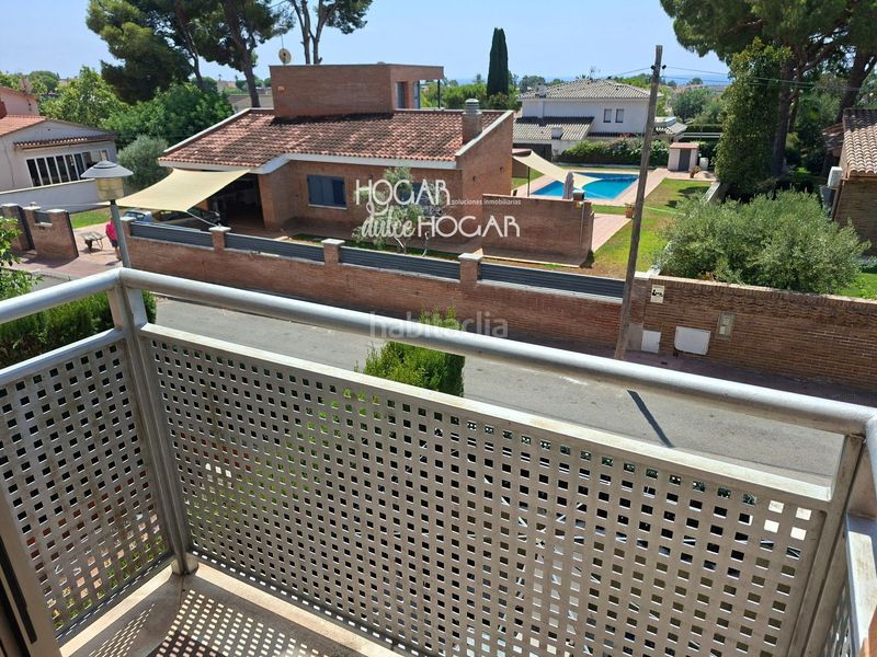 Foto 0c95bb23-1ef7-47e2-be6c-fe2e1544c090. Casa adossada amb aparcament piscina a Bonavista Vendrell (El)
