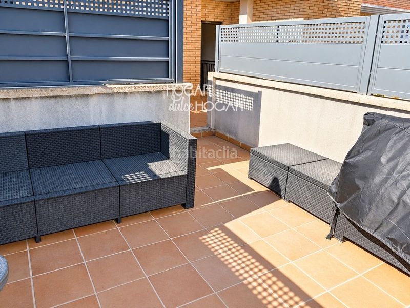 Foto 3fd3456f-cf70-4c33-8d4b-99efd63f0b4a. Piso  seminuevo con piscina, solárium, parking y trastero en Segur de Calafell