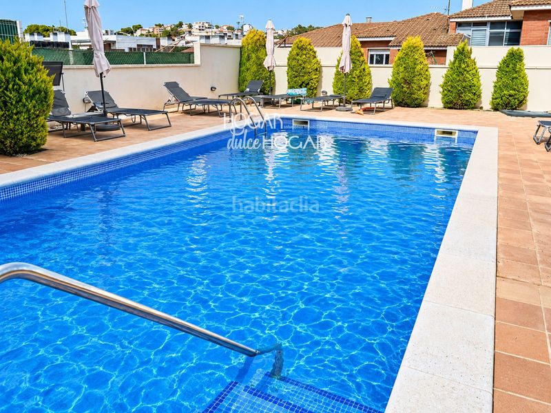 Foto 4029fb55-8e82-419c-baa7-8ac47e59b897. Piso  seminuevo con piscina, solárium, parking y trastero en Segur de Calafell