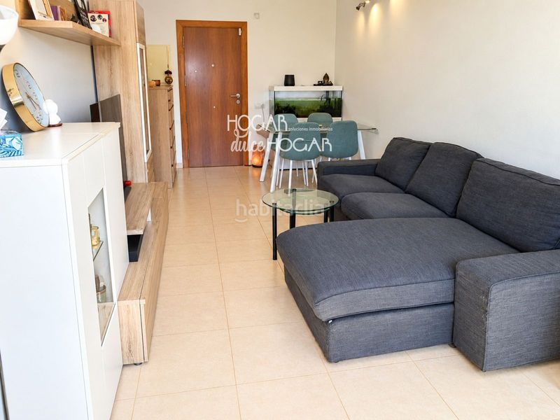 Foto 425477ba-1650-409b-897c-f97eb452dbaf. Piso  seminuevo con piscina, solárium, parking y trastero en Segur de Calafell