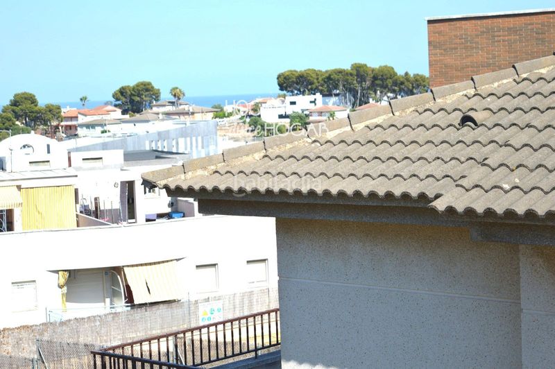 Foto 516ee4a8-94b2-4deb-a786-2b9d833ba7fc. Piso  seminuevo con piscina, solárium, parking y trastero en Segur de Calafell