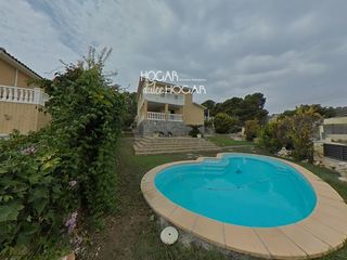 Xalet  Pau casals. Chalet independiente de obra vista con vistas panor�micas al mar