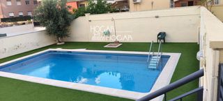 Pis  Rin. Bonito piso con piscina comunitaria