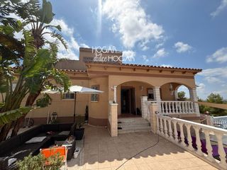 Xalet  Gessami. Espacioso chalet independiente en valldemar