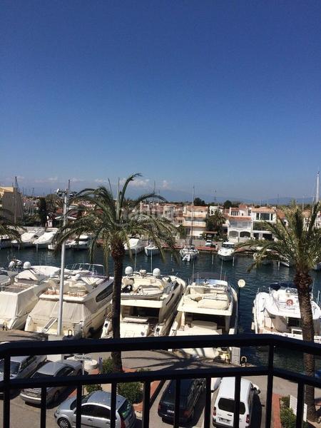 Foto 8e9e26a5-1d41-4543-8f2f-5f5af6dfc172. Ático en exclusivite . avec licence touristique grand appartement vue mer canal en Empuriabrava