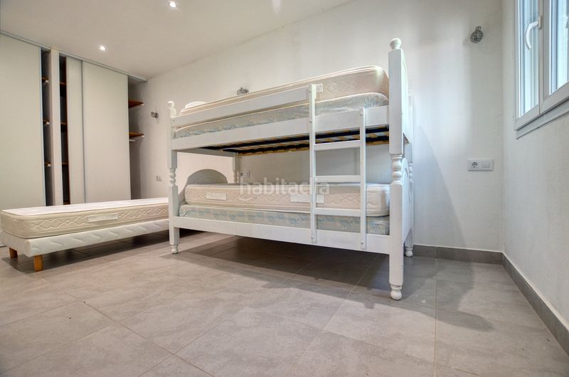 Foto f9ea2cd1-a357-4868-8a80-fd2cbefb51d2. Casa amb xemeneia aparcament a Montgrí Empuriabrava