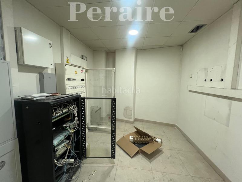 Foto 0e0dd8db-bb88-4dd3-8412-2c2924c7d94d. Local comercial en calle bogatell 29 amplio y luminoso! en Sant Adrià de Besòs