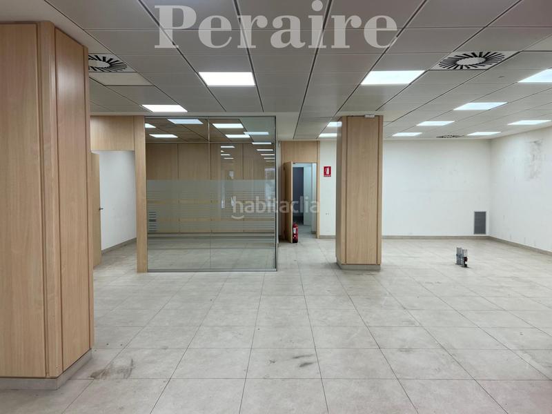 Foto 26dd24e2-8646-4d60-808a-08c457e6e35b. Local comercial en calle bogatell 29 amplio y luminoso! en Sant Adrià de Besòs
