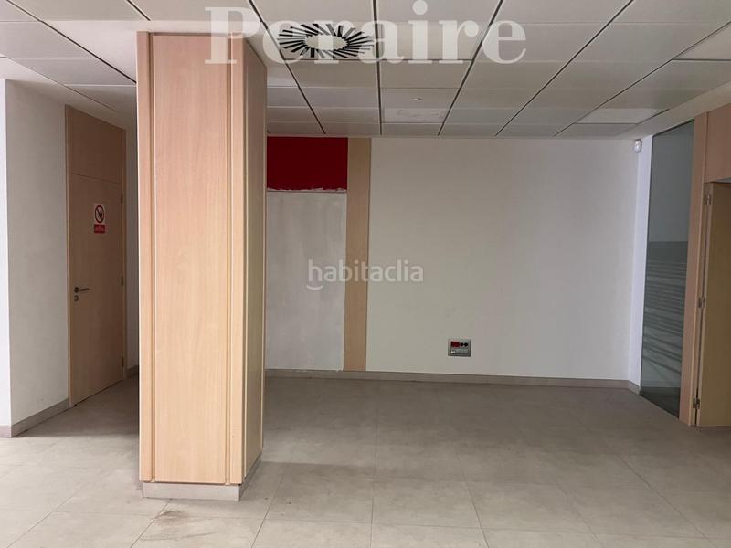 Foto 4572c70e-0fde-4bbe-8169-b030a90bc596. Local comercial en calle bogatell 29 amplio y luminoso! en Sant Adrià de Besòs