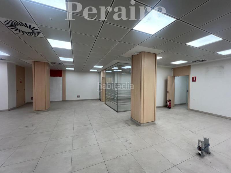 Foto 6cb798de-fdae-4b83-9c47-c4a53893d203. Local comercial en calle bogatell 29 amplio y luminoso! en Sant Adrià de Besòs