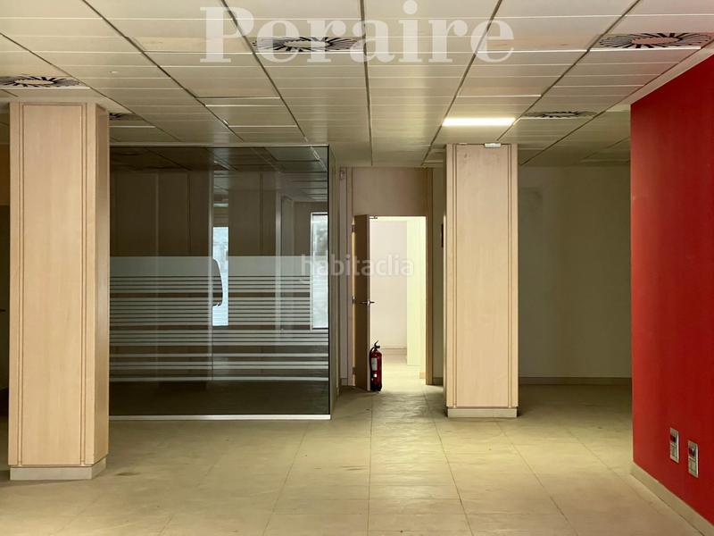 Foto b34f5ae7-fa2a-49e4-91e2-c4f263813ab9. Local comercial en calle bogatell 29 amplio y luminoso! en Sant Adrià de Besòs