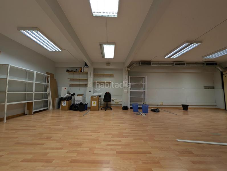 Foto 59750267-f129-44ff-b495-1db9189ba4e0. Local comercial en mare de deu del coll 70 muy versátil y en perfecto estado de conservación en Barcelona