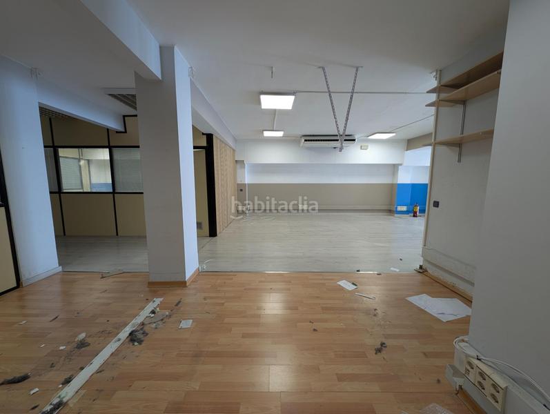 Foto 8eb42f5b-a9c3-4d4c-9701-a807c1c0b683. Local comercial en mare de deu del coll 70 muy versátil y en perfecto estado de conservación en Barcelona