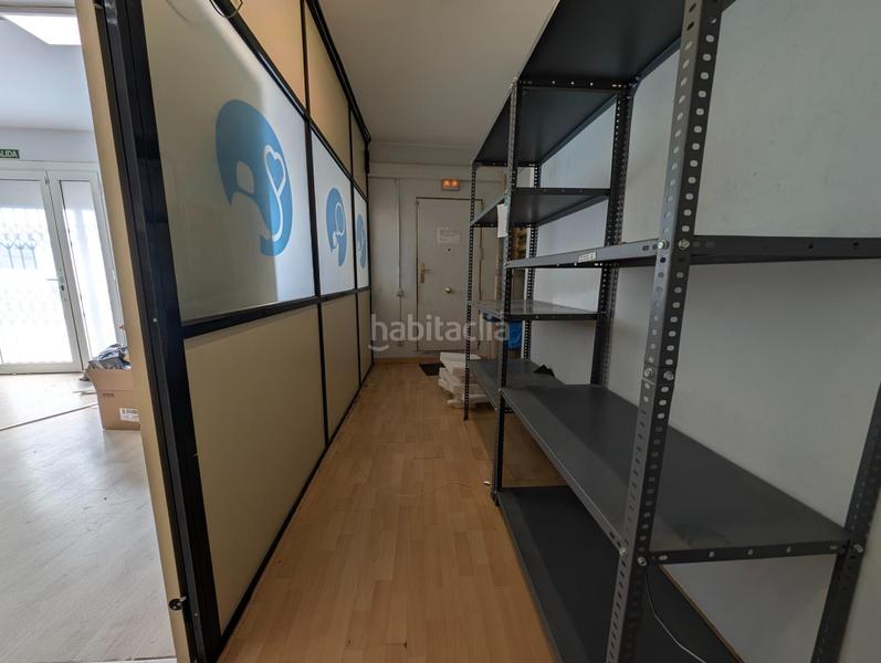 Foto 90b6ec21-26aa-43cc-9d17-ebfc34e6d9f0. Local comercial en mare de deu del coll 70 muy versátil y en perfecto estado de conservación en Barcelona