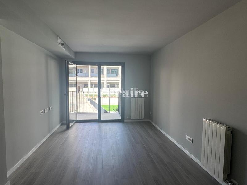 Foto f96ed300-e594-4aac-9a6a-7e680f5e3a90. Alquiler piso  de obra nueva ! en Eixample Sabadell