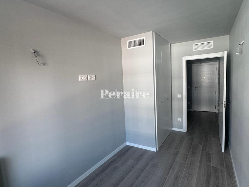 Foto e975e21b-dd7f-41b3-86a9-db390d91862f. Miete etagenwohnung mit heizung parking pool in Eixample Sabadell