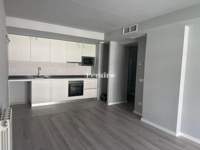 Foto 2f608a9c-37e5-435d-836c-0c7934de2fb4. Rent flat with heating parking pool in Eixample Sabadell