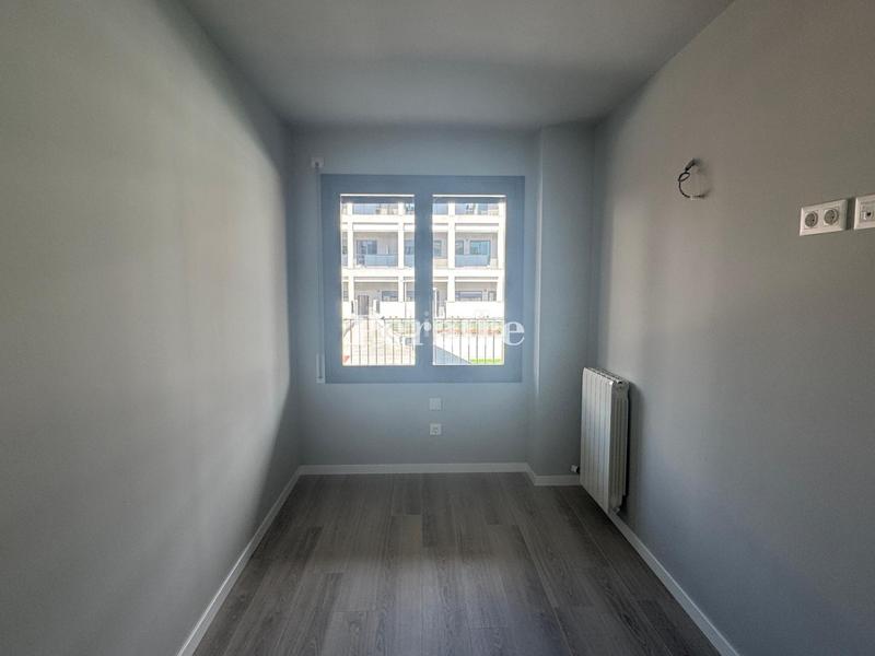 Foto 7e6858f8-6103-4024-895f-5516f46c21af. Rent flat with heating parking pool in Eixample Sabadell