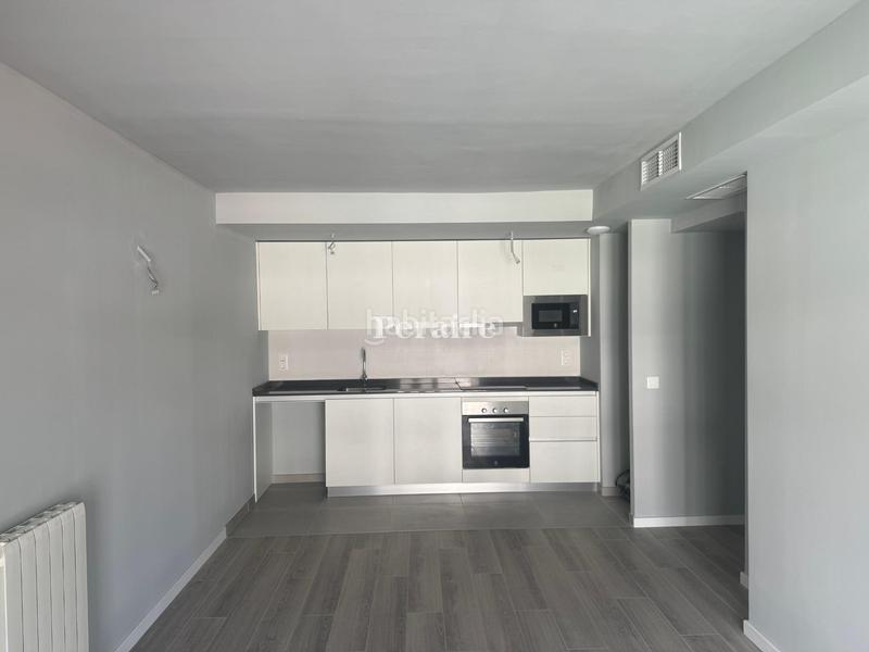 Foto e5cb2e0b-eb41-4c85-8203-4bdf1bff2bb0. Rent flat with heating parking pool in Eixample Sabadell