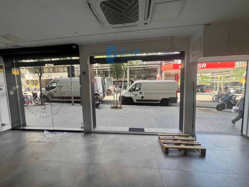Foto 44600c9e-b1f3-41b2-8734-90b175490451. Alquiler local comercial en muntaner 478 ubicación excelente! en Barcelona