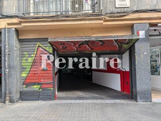 Autoparkplatz in Carrer olesa 22. Amplia y cómoda!