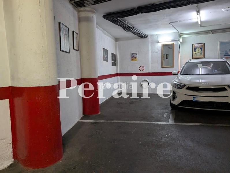 Foto ad4c418b-ef3e-47ac-a100-5d3f22721164. Posto auto in carrer olesa 22 in Navas Barcelona