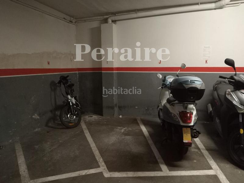 Foto 1c9f48a8-c916-4e77-a2ea-c7a77c7af9a9. Alquiler parking moto en berlines 23 muy cómoda! en Barcelona