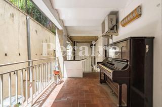 Rez-de-chaussée à Lesseps 31. Doble uso permitido, local y vivienda