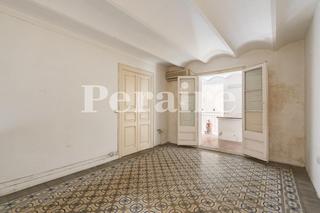 Planta baixa a Lesseps 31. Doble uso permitido, local y vivienda