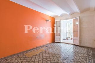 Planta baixa a Lesseps 31. Doble uso permitido, local y vivienda