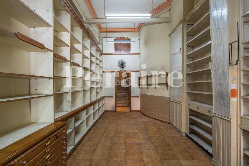 Foto 49bba441-0a51-4fb5-97bd-cde63baa43cd. Local comercial en lesseps 31 doble uso permitido, local y vivienda en Barcelona