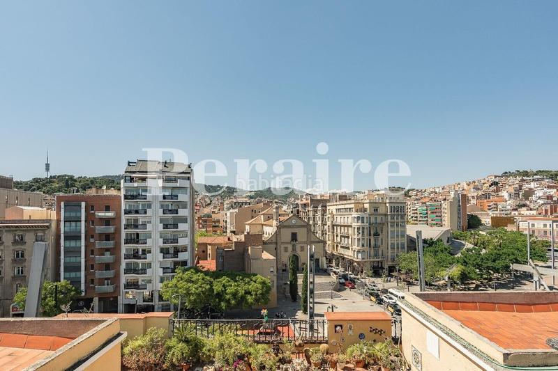 Foto 5e6129e8-2078-4bb3-8dfb-d3ceb103c45d. Local comercial en lesseps 31 doble uso permitido, local y vivienda en Barcelona