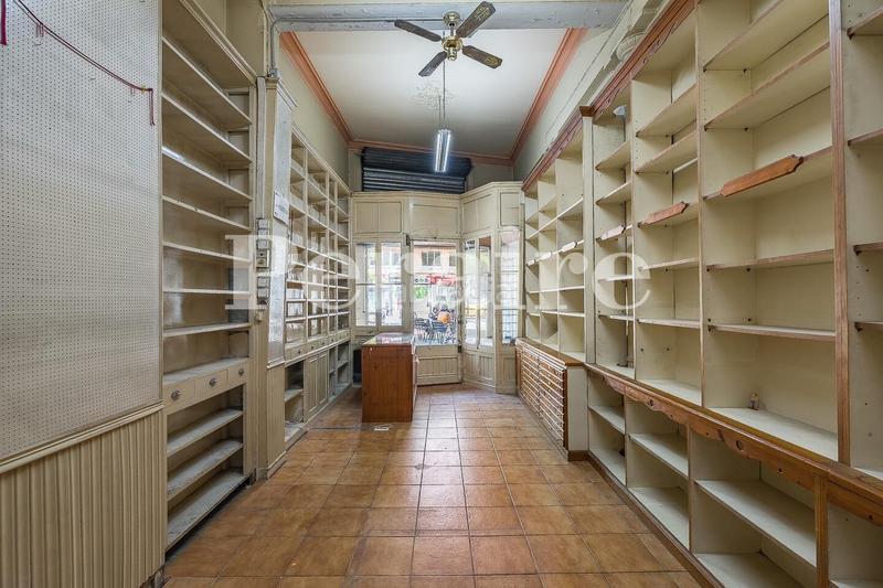 Foto 89dd091d-3c38-4cd4-b766-e107666c2ac6. Local comercial en lesseps 31 doble uso permitido, local y vivienda en Barcelona