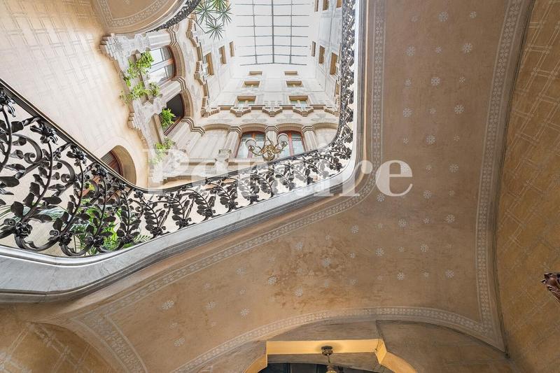 Foto aaca55c4-e29d-4a3c-8bce-9028a747fcd3. Local comercial en lesseps 31 doble uso permitido, local y vivienda en Barcelona
