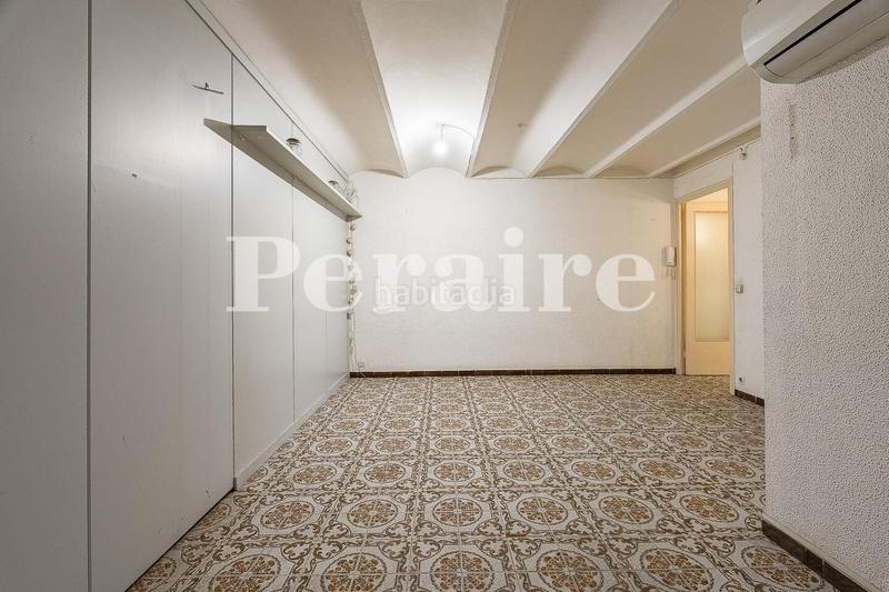 Foto cca3748d-9782-4483-bf97-805c452e5e02. Local comercial en lesseps 31 doble uso permitido, local y vivienda en Barcelona