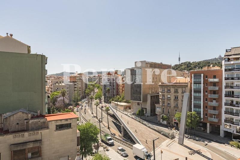 Foto dff833a5-5944-41b6-bd60-f399880850b2. Local comercial en lesseps 31 doble uso permitido, local y vivienda en Barcelona