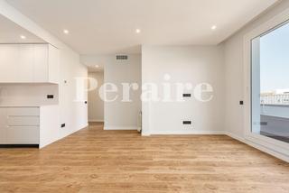 Àtic a Calle londres 65. Reformado con terraza de 26 m2